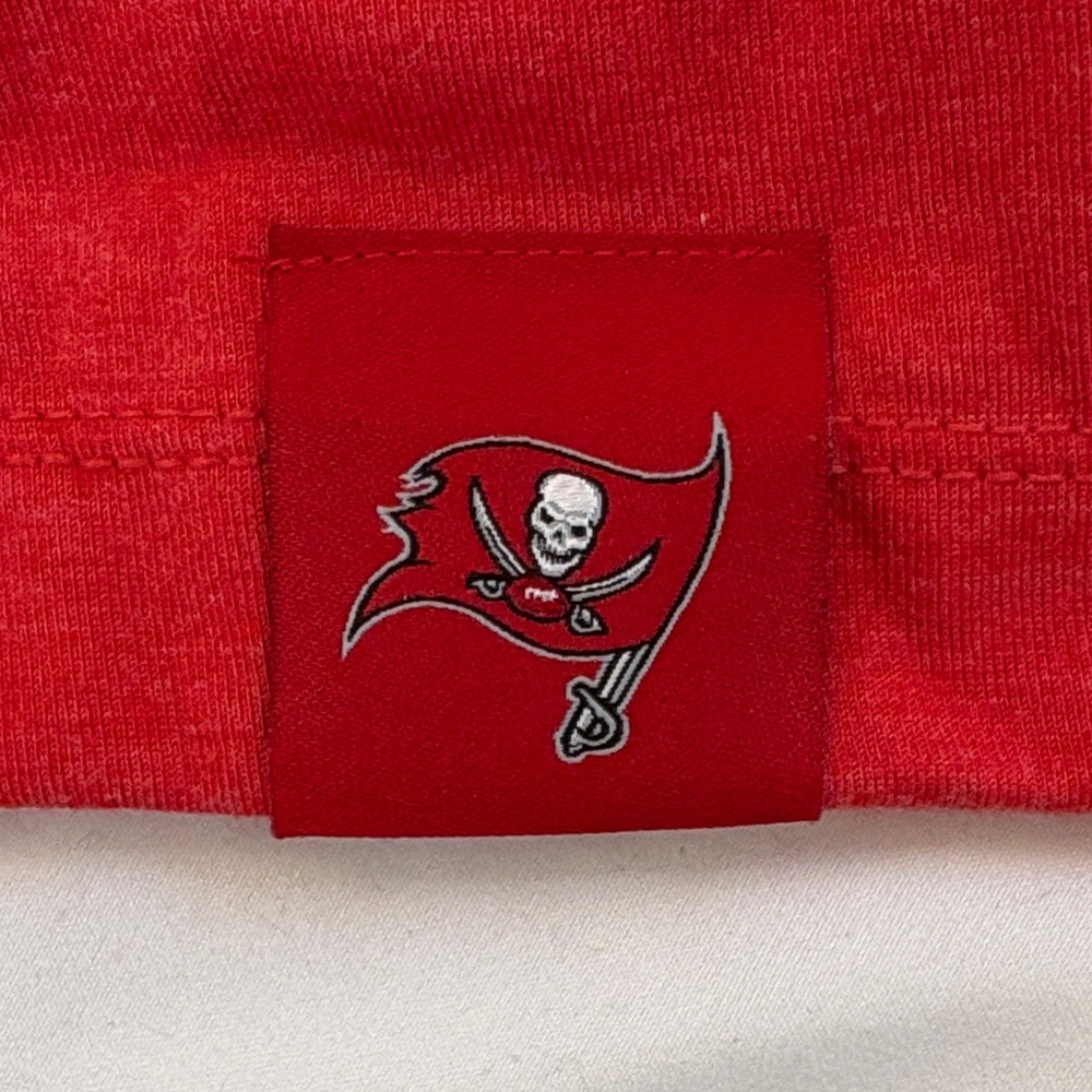 Nike Buccaneers Men’s Nike Tee - Picture 6 of 6